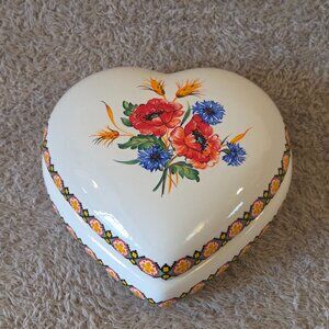 Ukrainian-style Hand-Painted Heart Ceramic Trinket Box